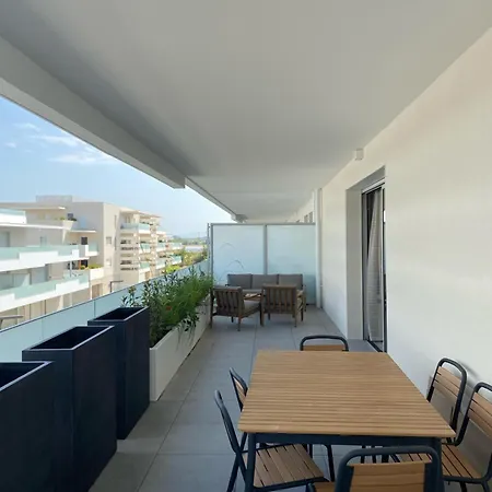 Tres Bel F2 Neuf, Grande Terrasse, Tres Bien Situe *