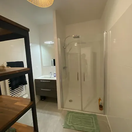 Tres Bel F2 Neuf, Grande Terrasse, Tres Bien Situe Apartment