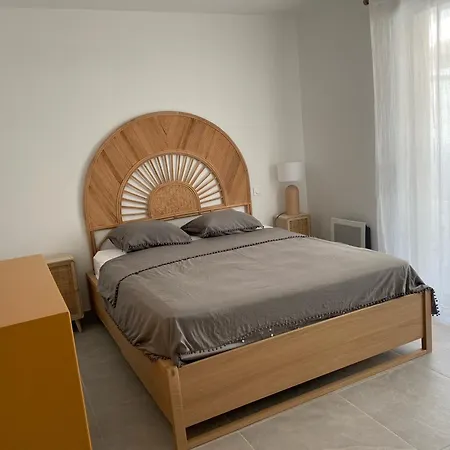 Tres Bel F2 Neuf, Grande Terrasse, Tres Bien Situe *