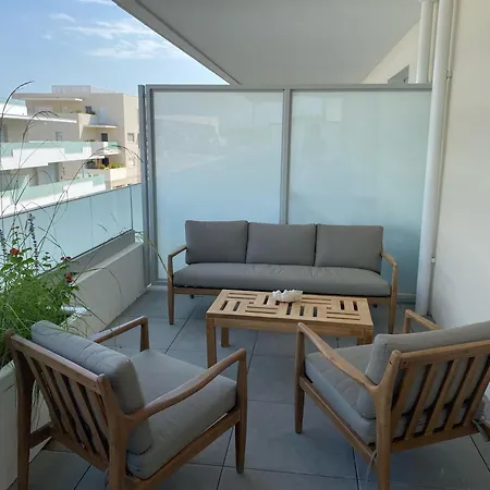 Apartment Tres Bel F2 Neuf, Grande Terrasse, Tres Bien Situe